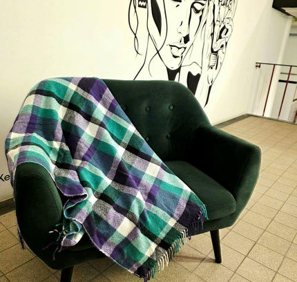 Vintage Plaid Throw Blanket - Yatva