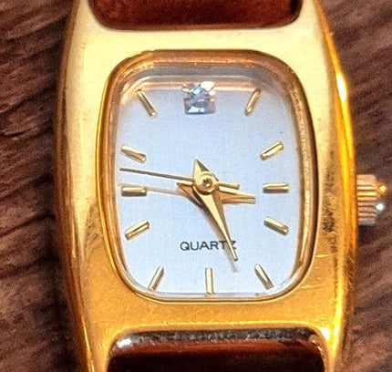 Vintage Quartz Watch - Yatva