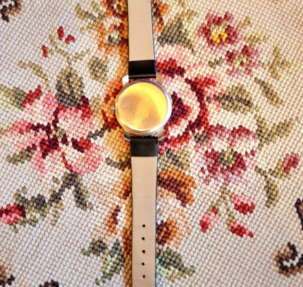 Vintage Quartz Watch - Yatva