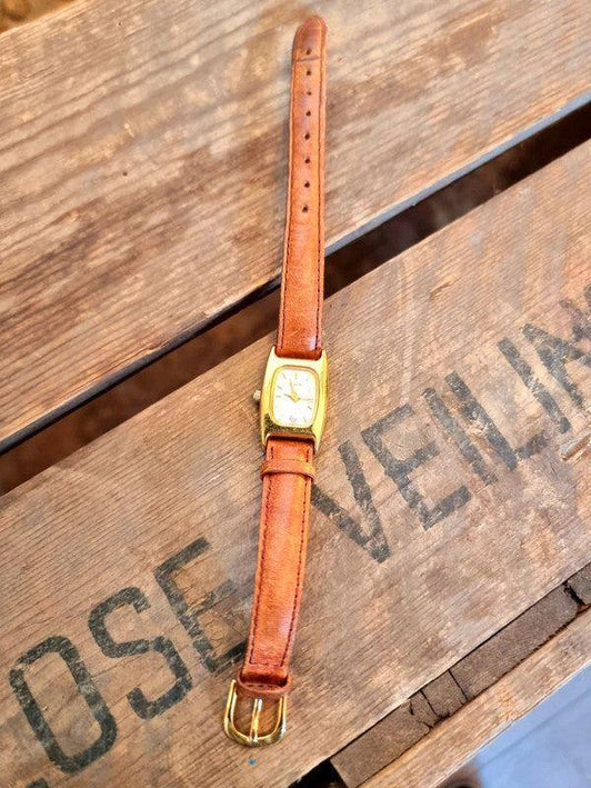 Vintage Quartz Watch - Yatva