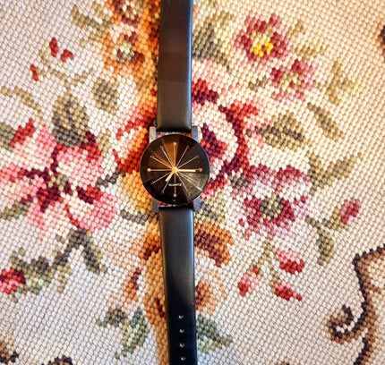 Vintage Quartz Watch - Yatva