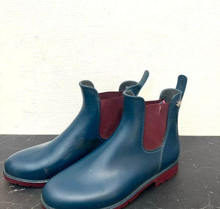 Vintage Rain Boots - Yatva