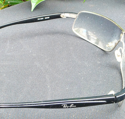 Vintage Ray-Ban RB 3243 Shield Sunglasses - Y2K Silver & Black Wraparound Visor - Yatva