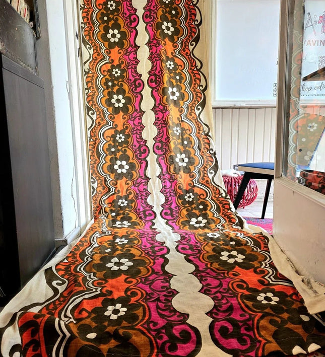 Vintage retro Original 1970s Floral Curtain - Yatva