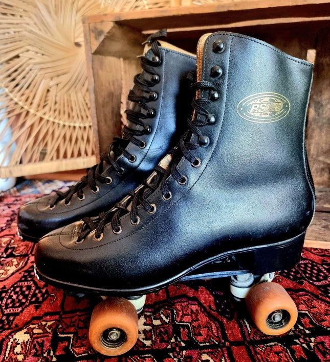 Vintage Roller Skates - Yatva