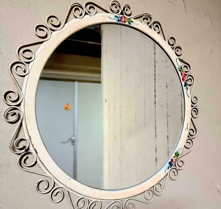 Vintage Round Wall Mirror - Yatva