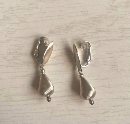 Vintage Sarah Coventry Clip - Ons Earrings - Yatva