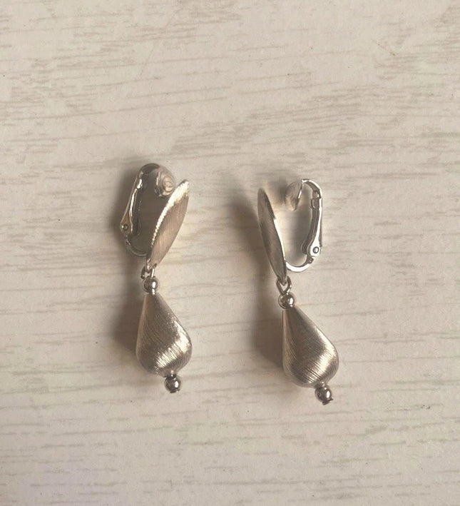 Vintage Sarah Coventry Clip - Ons Earrings - Yatva