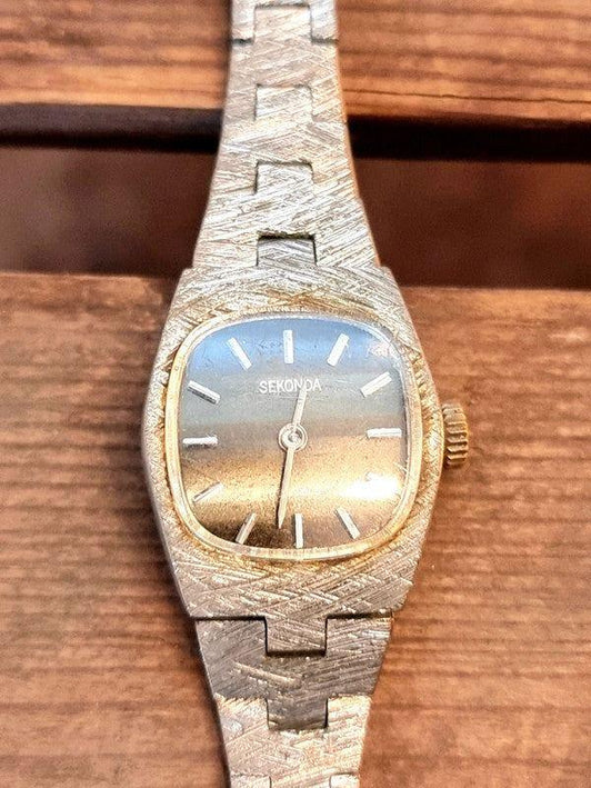 Vintage Sekonda Watch - Yatva