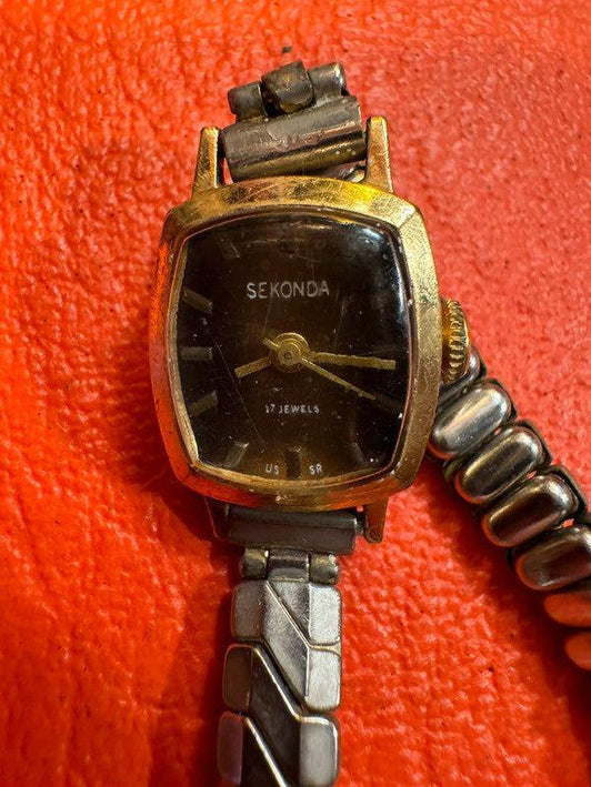 Vintage Sekonda Watch - Yatva