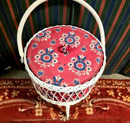 Vintage Sewing Box - Yatva