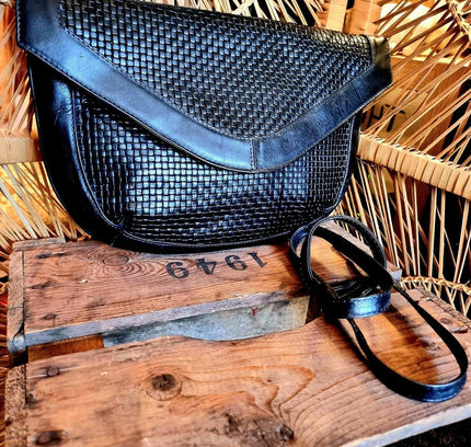 Vintage Shoulder / Clutch Bag - Yatva