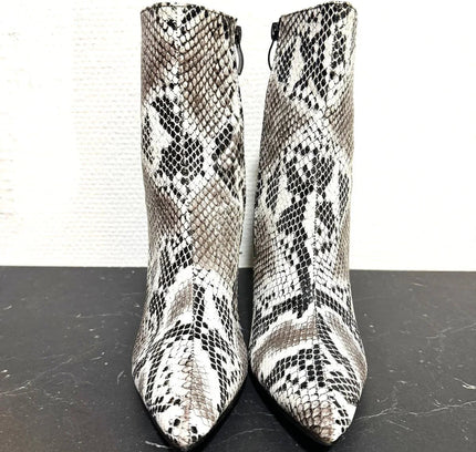 Vintage Snake Print Shoes - Yatva