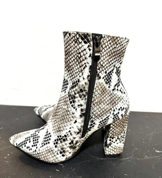 Vintage Snake Print Shoes - Yatva