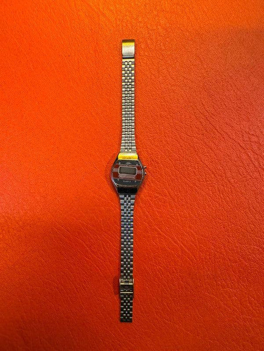 Vintage Sport Watch - Yatva