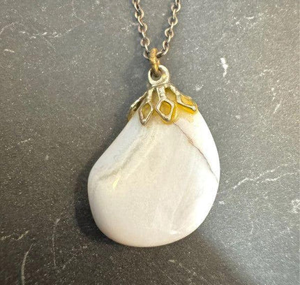 Vintage Stone Pendant Necklace - Yatva