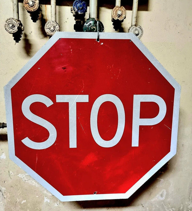 Vintage Style Stop Sign - Yatva
