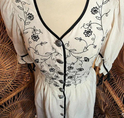 Vintage Traditional Dirndl Dress - Yatva