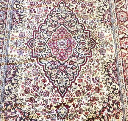 Vintage Traditional Medallion Red & Cream Area Rug (170cm x 235cm) - Yatva