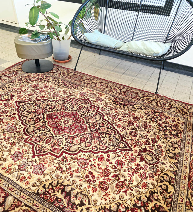 Vintage Traditional Medallion Red & Cream Area Rug (170cm x 235cm) - Yatva