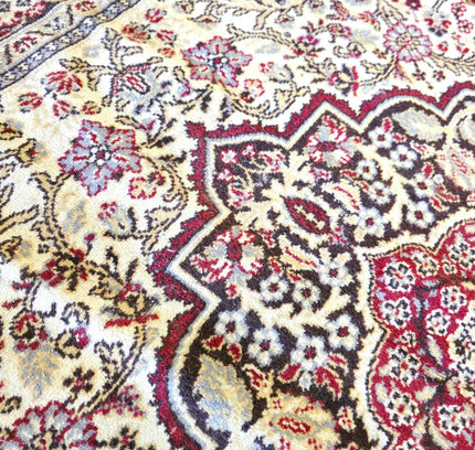 Vintage Traditional Medallion Red & Cream Area Rug (170cm x 235cm) - Yatva