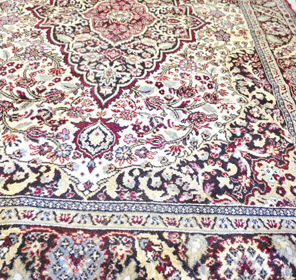 Vintage Traditional Medallion Red & Cream Area Rug (170cm x 235cm) - Yatva