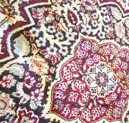 Vintage Traditional Medallion Red & Cream Area Rug (170cm x 235cm) - Yatva