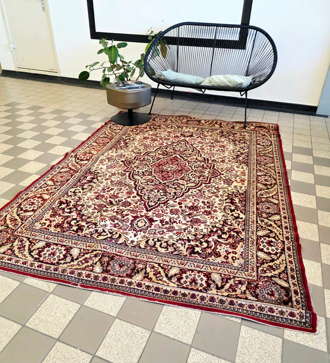 Vintage Traditional Medallion Red & Cream Area Rug (170cm x 235cm) - Yatva