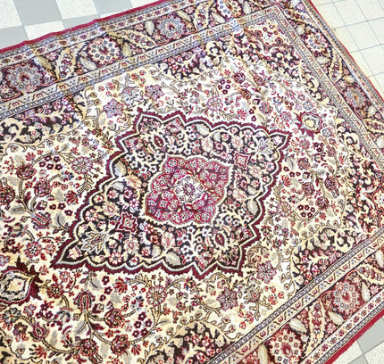 Vintage Traditional Medallion Red & Cream Area Rug (170cm x 235cm) - Yatva