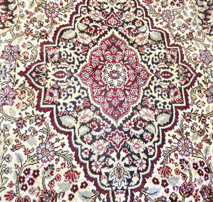Vintage Traditional Medallion Red & Cream Area Rug (170cm x 235cm) - Yatva