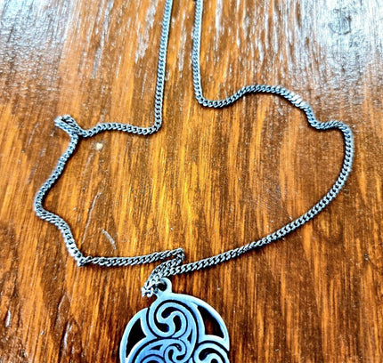 Vintage Triscele Celtic Knot Pendant Necklace - Yatva