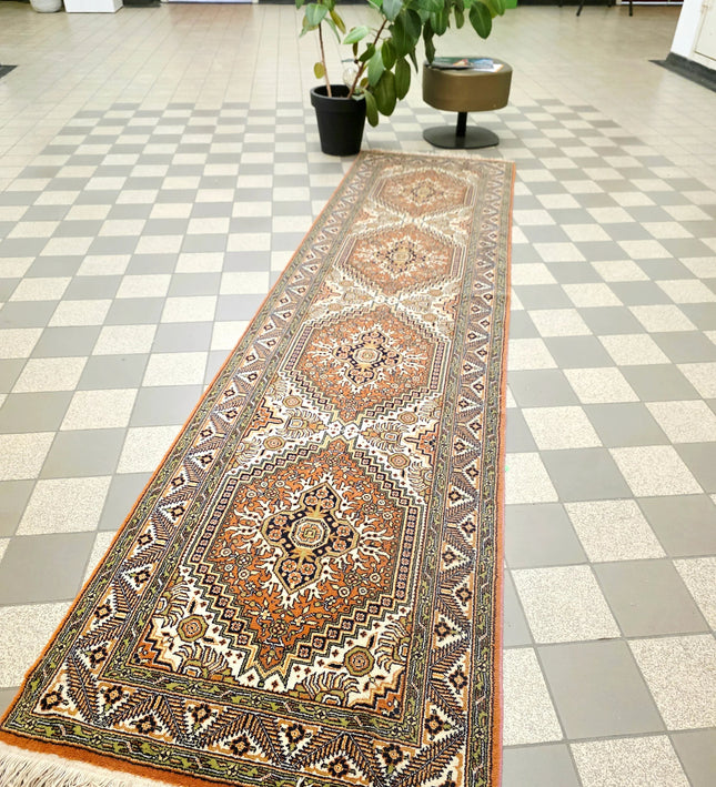 Vintage Turkish Saray "Soylu" Runner Rug - 100% Wool - 75x250 cm - Classic Anatolian Design - Yatva