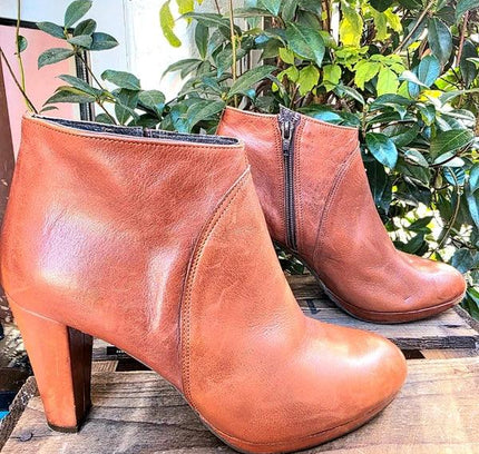 Vintage Van Dalen Ankle Boots - Yatva