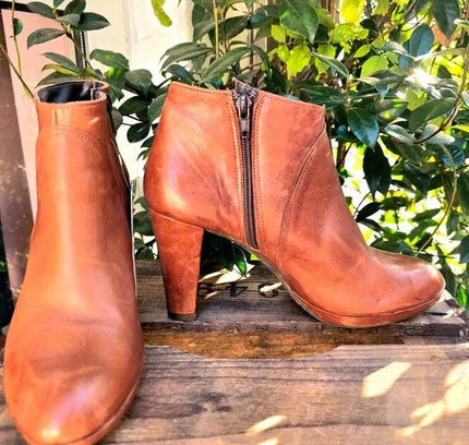 Vintage Van Dalen Ankle Boots - Yatva