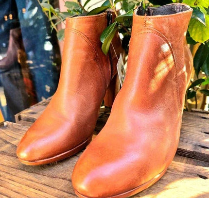 Vintage Van Dalen Ankle Boots - Yatva