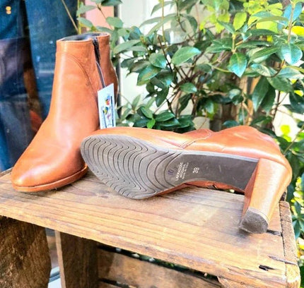 Vintage Van Dalen Ankle Boots - Yatva