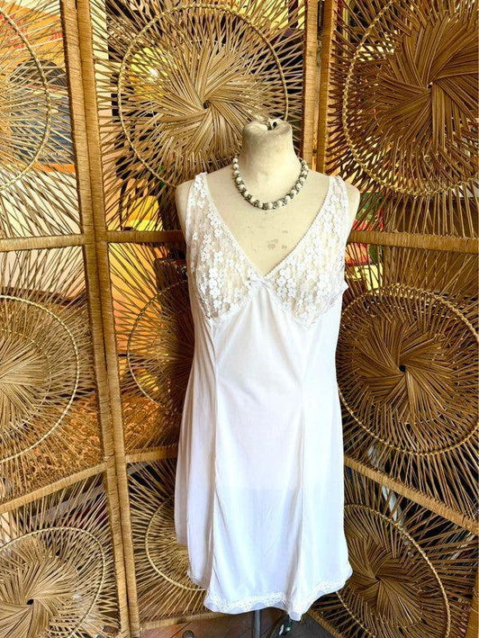 Vintage Vanity Fair Dress - Yatva