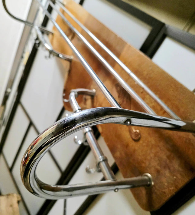 Vintage wall coat rack wood and metal - Yatva