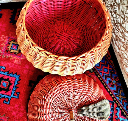 Vintage Wicker Rattan basket with lid - Yatva