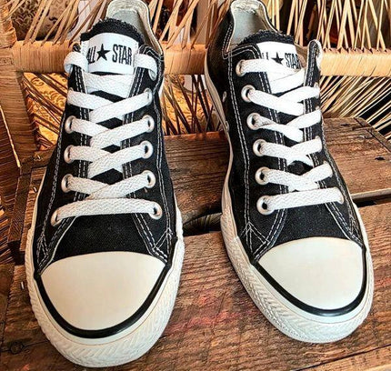 Vintage Y2K Converse Chuck Taylor Low Top Sneakers - Yatva
