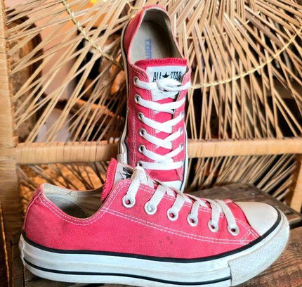 Vintage Y2K Converse Chuck Taylor Low Top Sneakers - Yatva