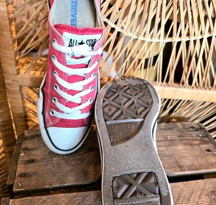 Vintage Y2K Converse Chuck Taylor Low Top Sneakers - Yatva