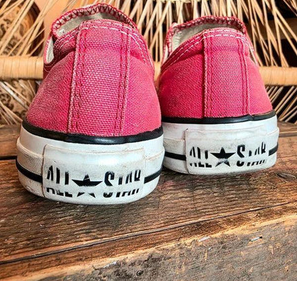 Vintage Y2K Converse Chuck Taylor Low Top Sneakers - Yatva