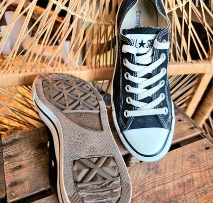 Vintage Y2K Converse Chuck Taylor Low Top Sneakers - Yatva
