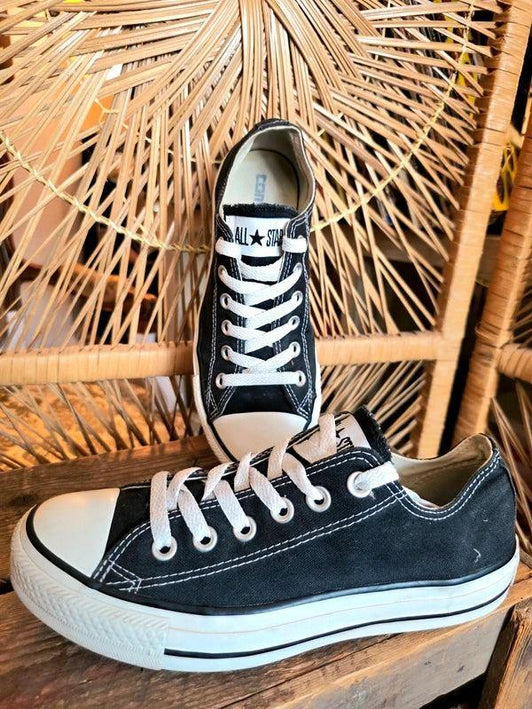 Vintage Y2K Converse Chuck Taylor Low Top Sneakers - Yatva
