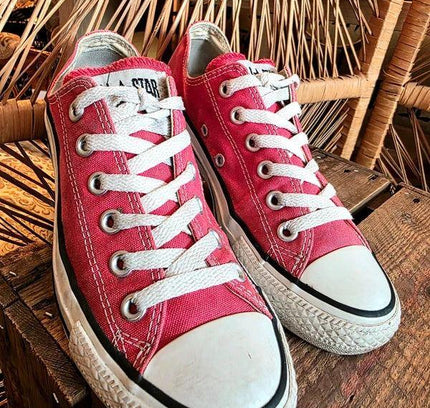 Vintage Y2K Converse Chuck Taylor Low Top Sneakers - Yatva