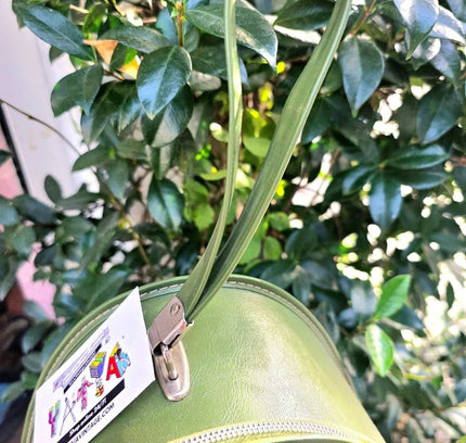 VTG 60’s Avocado Tear Drop Luggage Train Case With Wristlet - Yatva