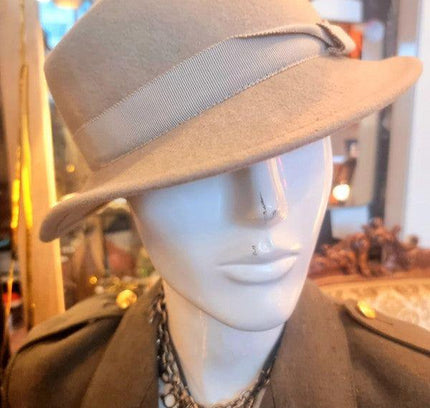 Women's 60's Vintage Hat By "creation la mouche chapeau jeune" - Yatva