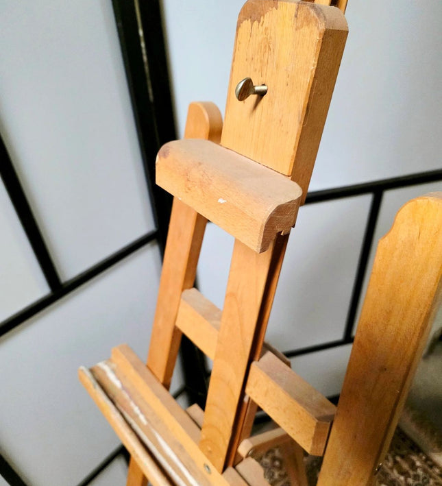 Wooden Easel - Large - Yatva