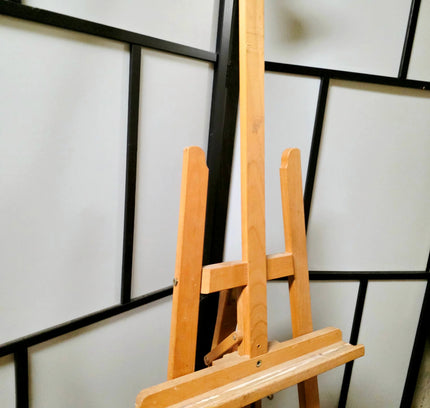 Wooden Easel - Large - Yatva